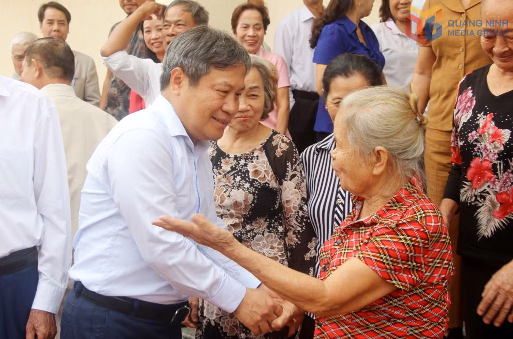 Ảnh với chú thích