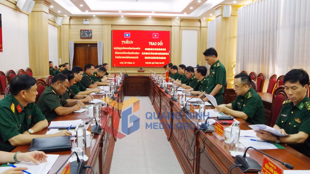 BĐBP tỉnh Quảng Ninh chia sẻ kinh nghiệm công tác dân vận với Đoàn công tác (5-2023). Ảnh: Nguyễn Chiến