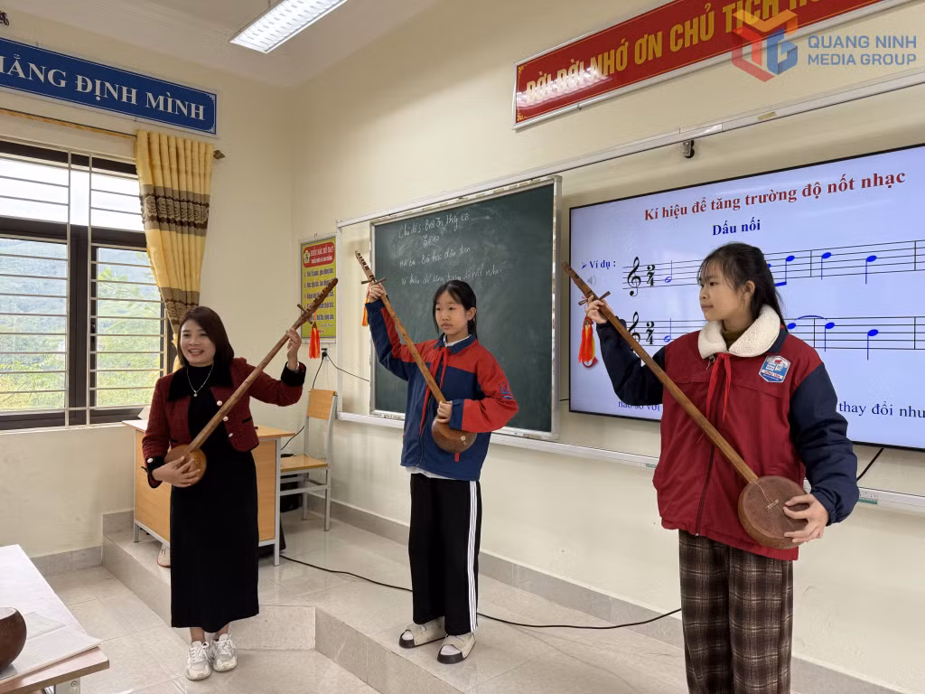 Ảnh với chú thích