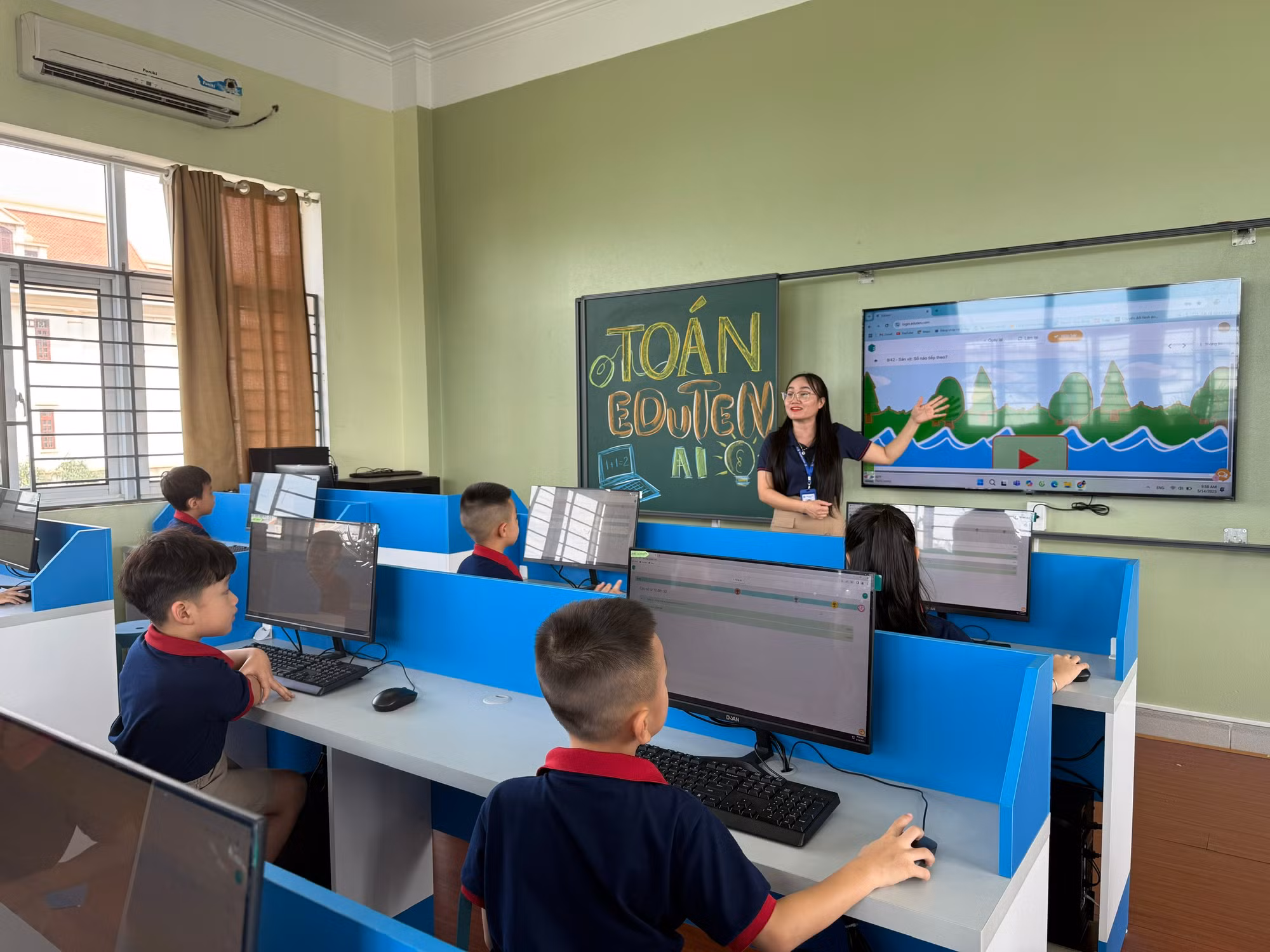 Ảnh với chú thích