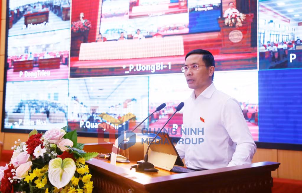 2025-07_Đoàn ĐBQH tỉnh tổ chức hội nghị tiếp xúc cử tri sau Kỳ họp thứ 9 tại phường Uông Bí - Chủ tịch UBND tỉnh Phạm Đức Ấn, phát biểu tại buổi tiếp xúc cử tri. Ảnh: Thu Chung