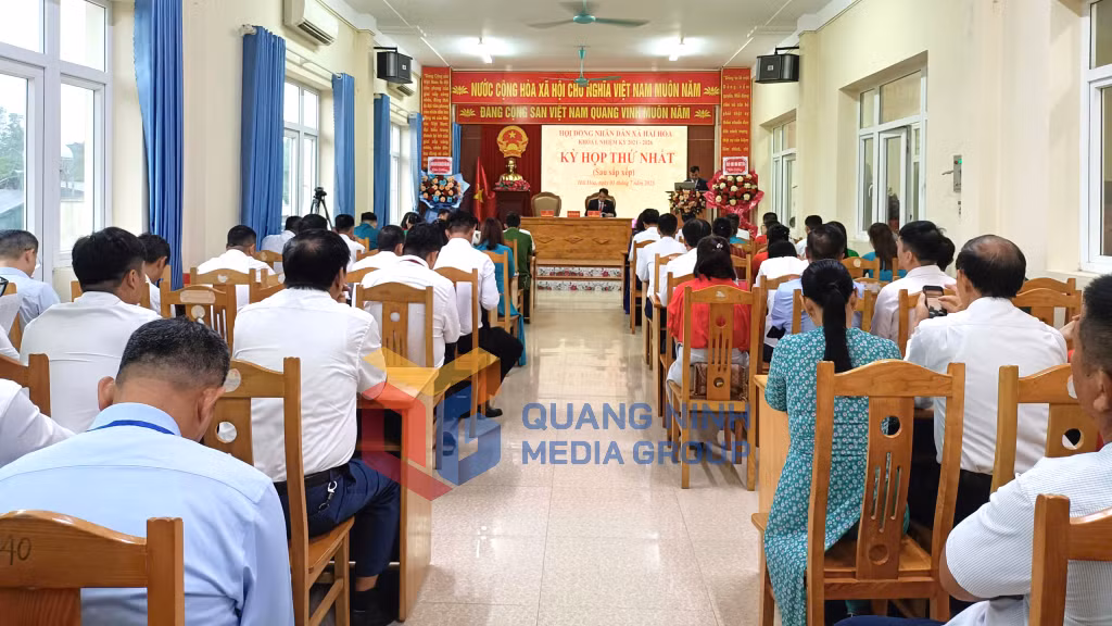 HĐND xã Hải Hòa tổ chức kỳ họp thứ nhất, nhiệm kỳ 2021-2026 (7-2025). Ảnh: PV