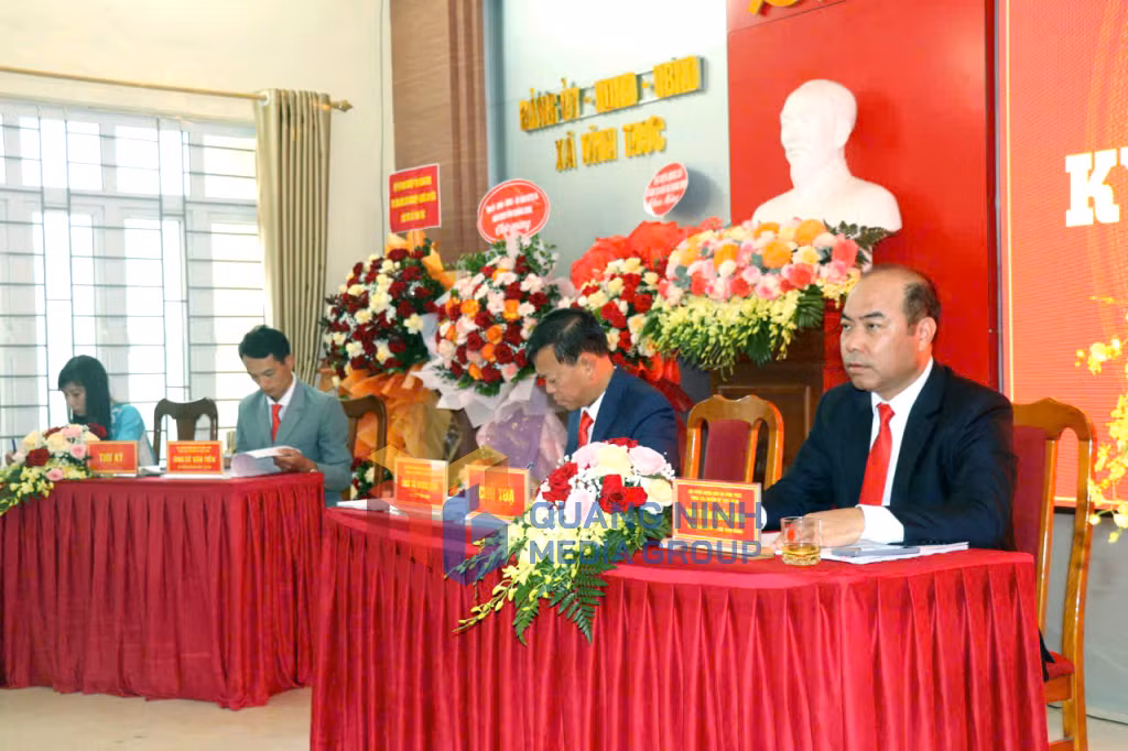 Kỳ họp thứ nhất HĐND xã Vĩnh Thực khóa I (7-2025). Ảnh: PV