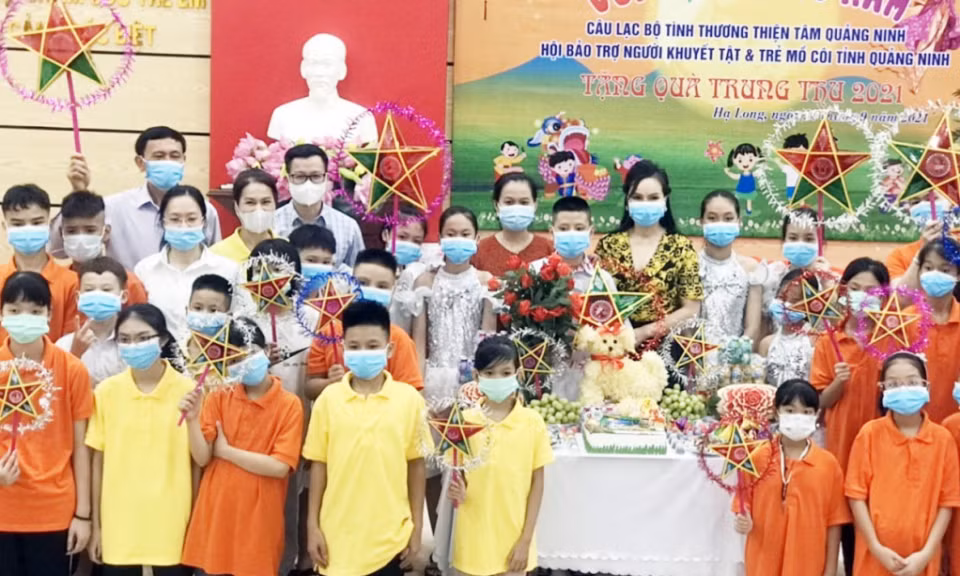 Ảnh với chú thích