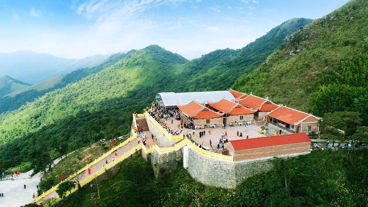Đông về, hành hương lên Thánh địa Ngọa Vân ảnh 4