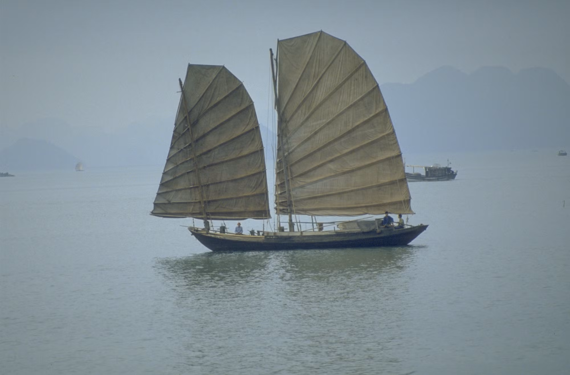 Hòn Gai - Hạ Long: Thân quen như là hơi thở ảnh 7
