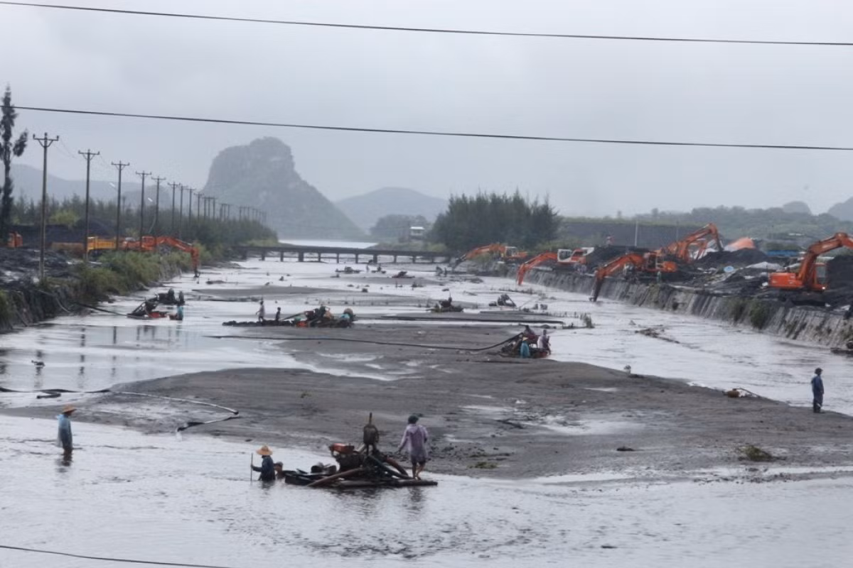 Người thợ mỏ - Người chiến sĩ ảnh 13