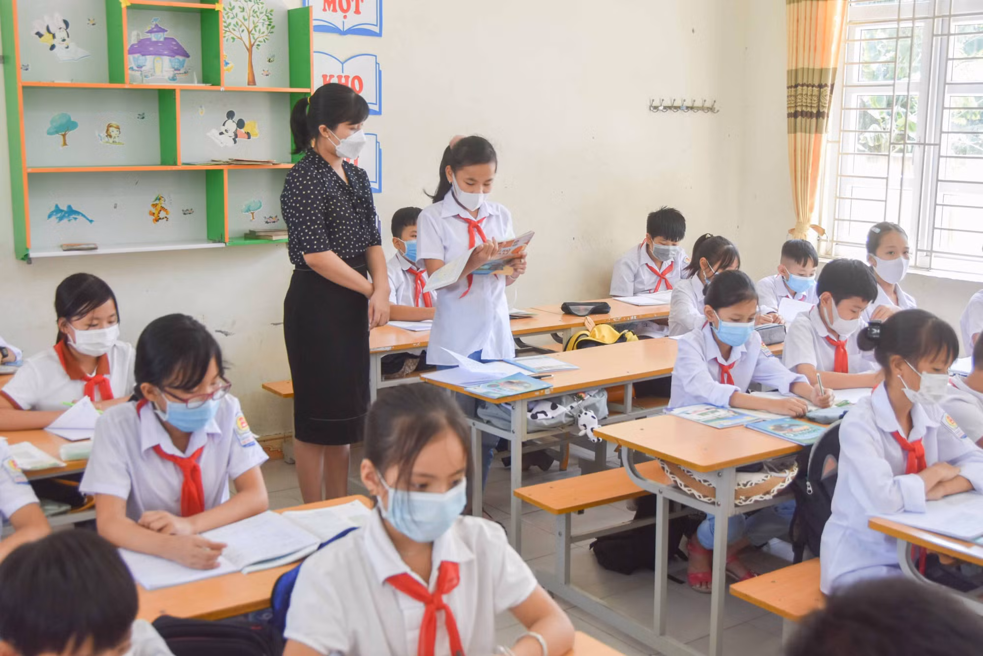 Tiếp tục nâng cao chất lượng đội ngũ nhà giáo, cán bộ quản lý giáo dục là khâu then chốt có tính quyết định để thực hiện mục tiêu đổi mới căn bản, toàn diện giáo dục, đào tạo ảnh 11
