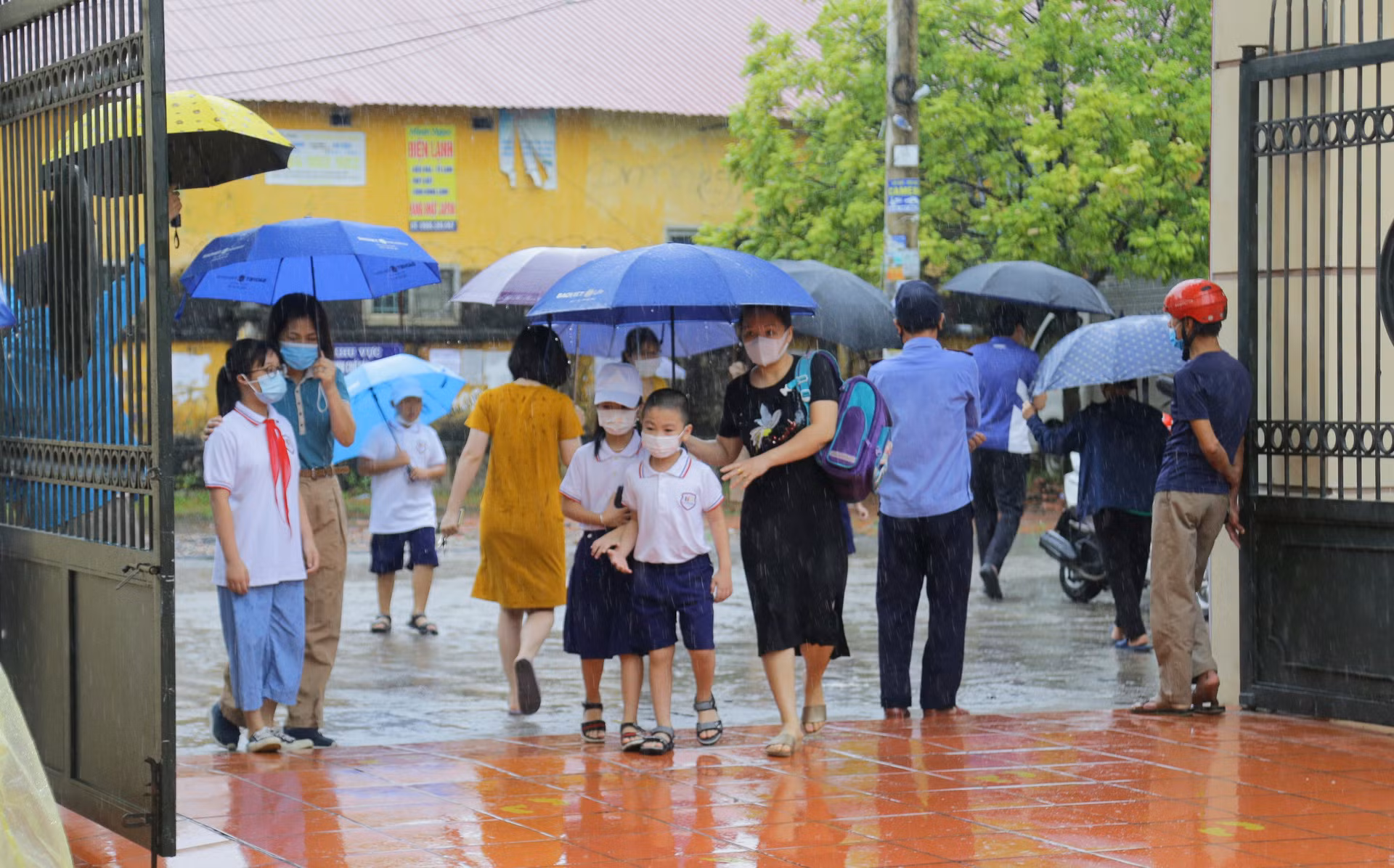 Ảnh với chú thích