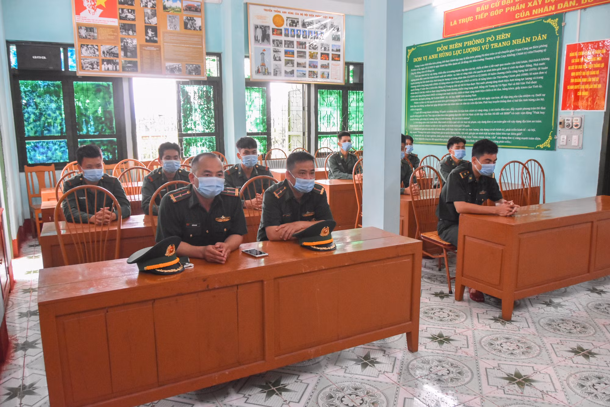 Siết chặt "vành đai thép" trên biên giới ảnh 4