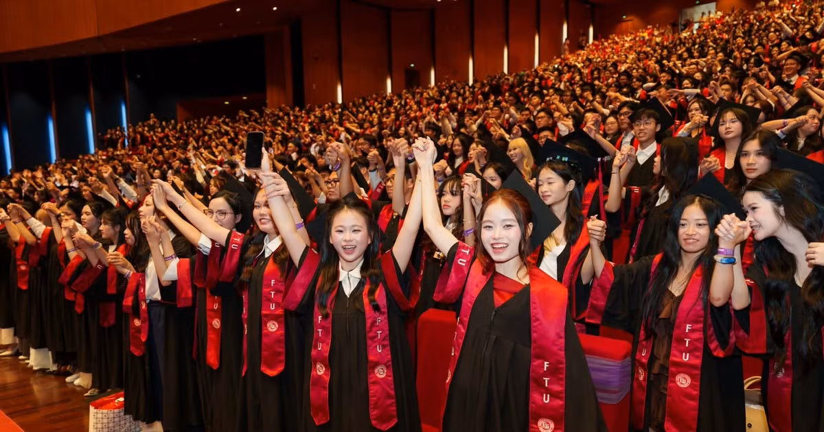 Sinh viên đại học trong Lễ tốt nghiệp. Ảnh: FTU
