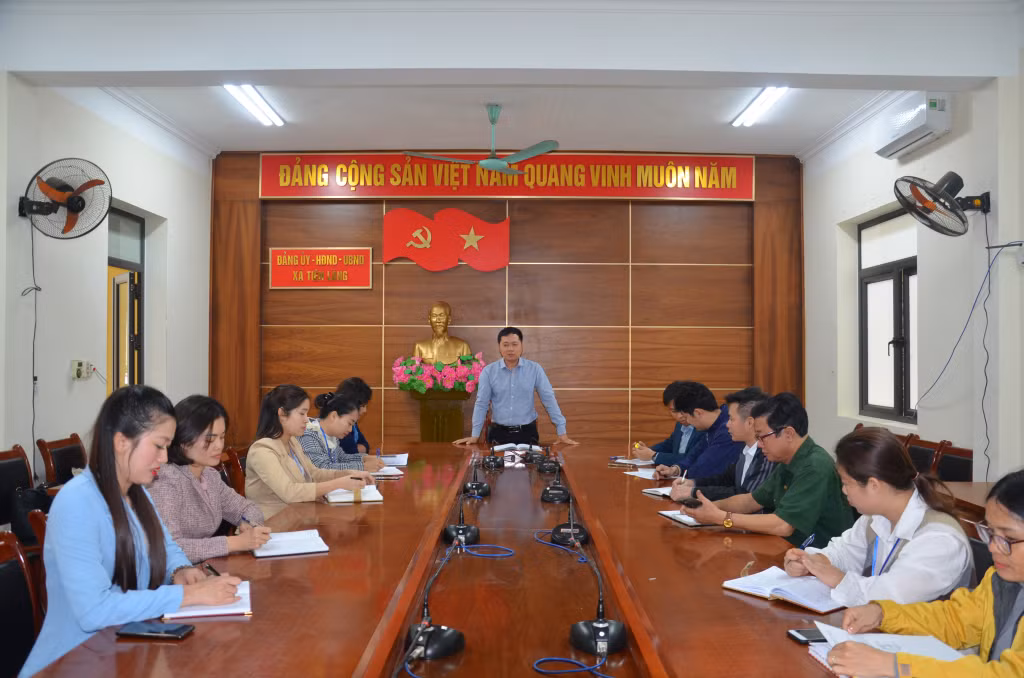 Xã Tiên Lãng (huyện Tiên Yên) tổ chức họp bàn về công tác CCHC năm 2023.