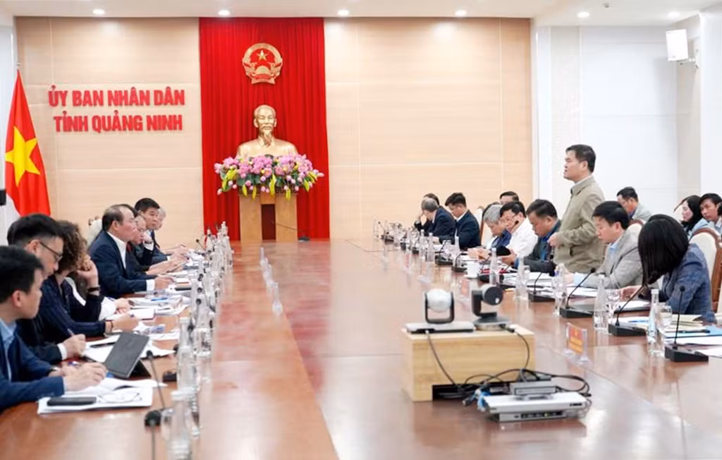 UBND tỉnh làm việc với Liên minh HTX Việt Nam về triển khai một số nghị quyết, chương trình hỗ trợ phát triển kinh tế tập thể, HTX trên địa bàn tỉnh giai đoạn 2021-2025. Ảnh:Hằng Ngần