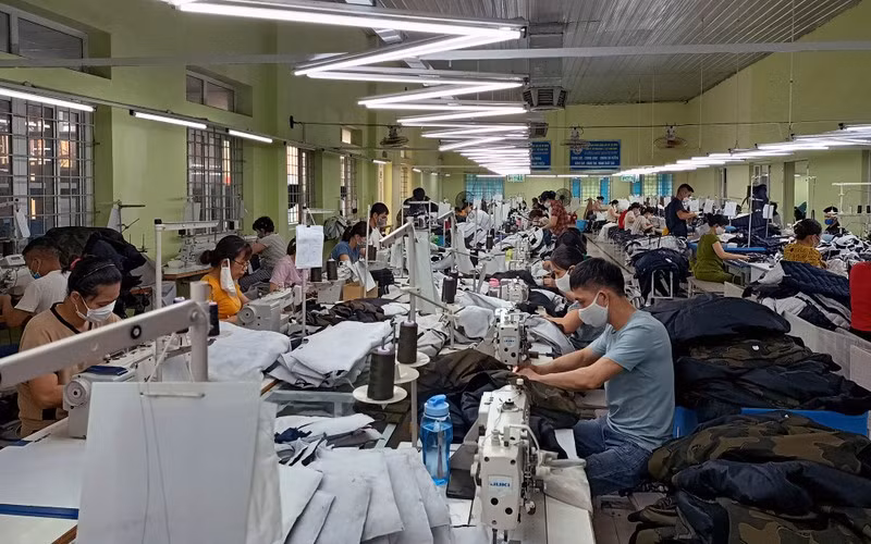 Sản xuất hàng dệt may tại Tổng công ty cổ phần Dệt may Nam Ðịnh.