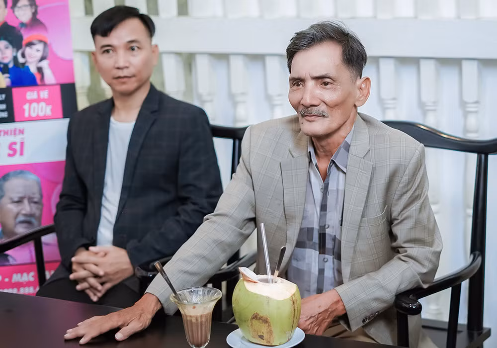Nam diễn viên được nhạc sĩ Tô Hiếu giúp đỡ tiền bạc, hỗ trợ nhận show diễn.