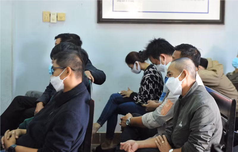 Các bị cáo khác tại phiên tòa xét xử.