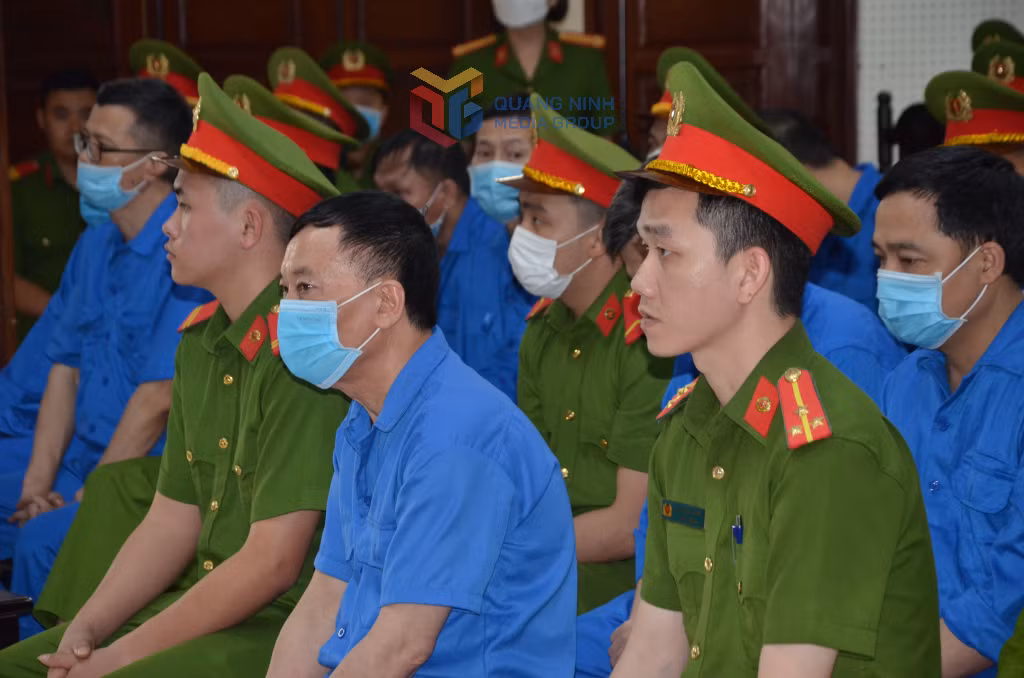 Các bị cáo tại phiên tòa.