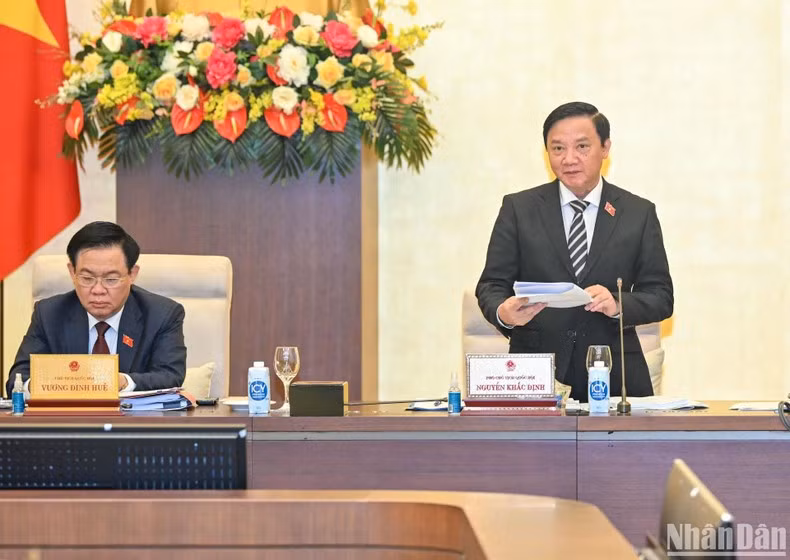 Phó Chủ tịch Quốc hội Nguyễn Khắc Định phát biểu kết luận nội dung thảo luận. (Ảnh: DUY LINH)