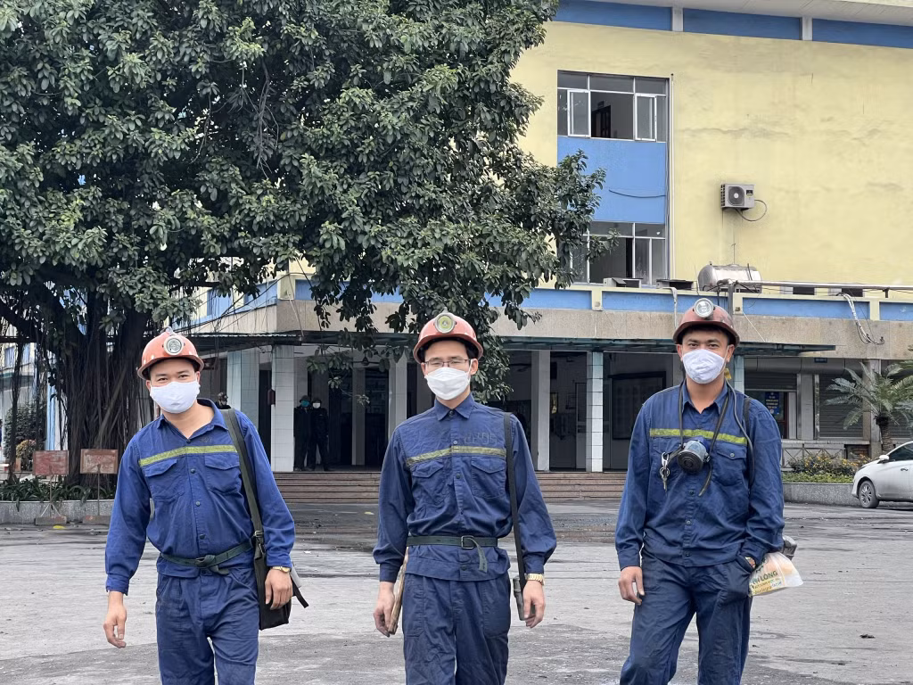 Nhiều thợ mỏ mong muốn được tham gia Chợ Tết Công đoàn 2023 (Ảnh: Thợ mỏ Công ty Than Dương Huy vào ca).