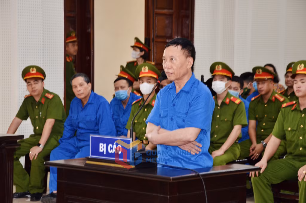 Nói lời sau cùng, các bị cáo đều bày tỏ sự ăn năn, hối hận vì các hành vi phạm tội của mình.