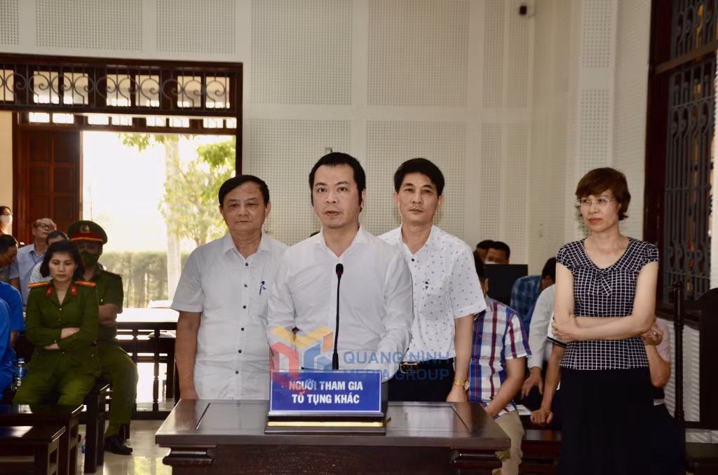 Đại diện người bị hại (Cục đường thủy nội địa Việt Nam; BQL Vịnh Hạ Long, BQL dự án TX Đông Triều, Ban QLDA ĐTXD các công trình giao thông tỉnh…) đã đề xuất ý kiến xin giảm nhẹ mức án cho các bị cáo.