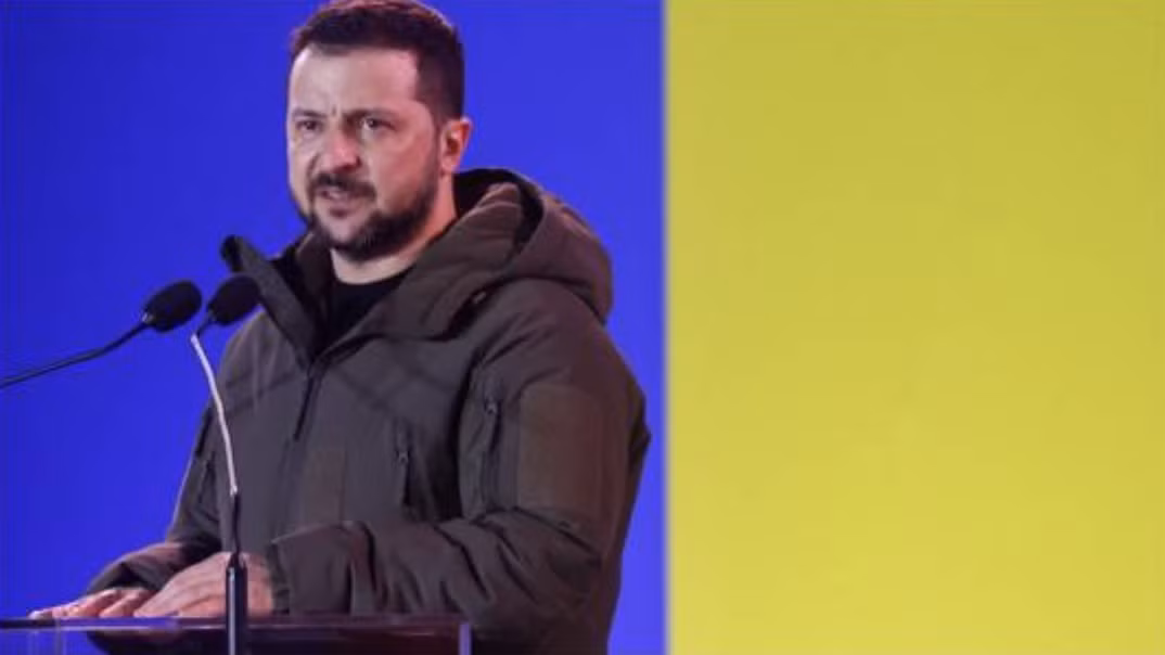 Tổng thống Ukraine Volodymyr Zelensky ở Warsaw, Ba Lan ngày 5/4/2023. Ảnh: AFP
