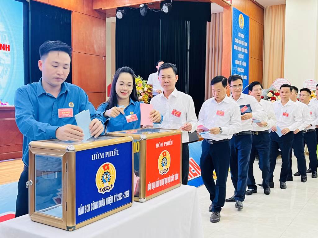 Đại hội bầu BCH Công đoàn Công ty khóa XVIII.