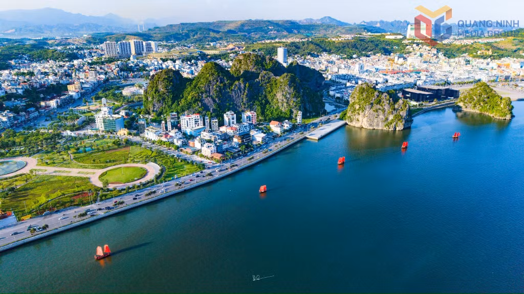 Một góc đô thị của Quảng Ninh. Ảnh: Phạm Lê Hưng