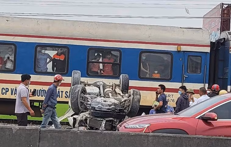 Hiện trường sau vụ TNGT đường sắt