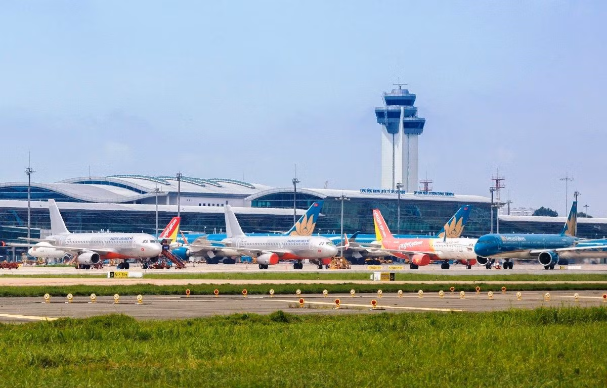 Máy bay của các hãng hàng không tại sân bay Tân Sơn Nhất. (Ảnh: CTV/Vietnam+)