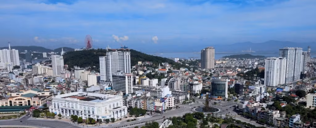 Nhiều chung cư cũ, xuống cấp trên địa bàn TP Hạ Long đã được xây dựng lại, đảm bảo khang trang, hiện đại, văn minh đô thị.