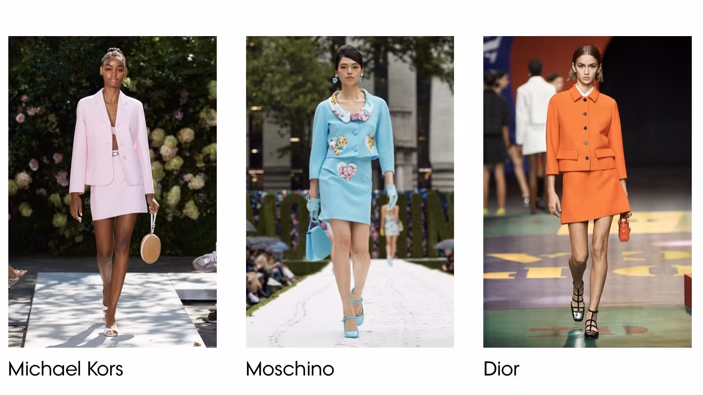 Thời trang thập niên 60 quay trở lại sàn diễn catwalk. Như một sự trở lại theo vòng tuần hoàn của các chu kỳ thời trang, hình ảnh những bộ đồ trang trọng màu đơn sắc với áo khoác ngắn không cổ, vai vuông có khuy bọc vải được các người mẫu sải bước trên sàn diễn. Những bộ trang phục này như một sự định nghĩa tiêu chuẩn về xu thế thời trang của thời kỳ thập niên 60. Ảnh: Vougue.