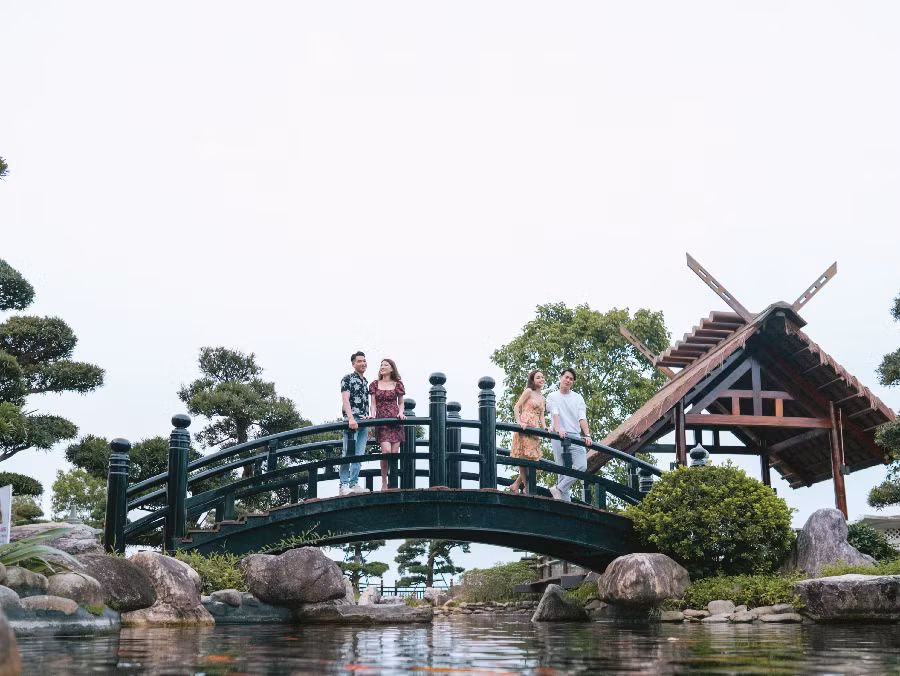 Du khách vui chơi tại Công viên Sun World.