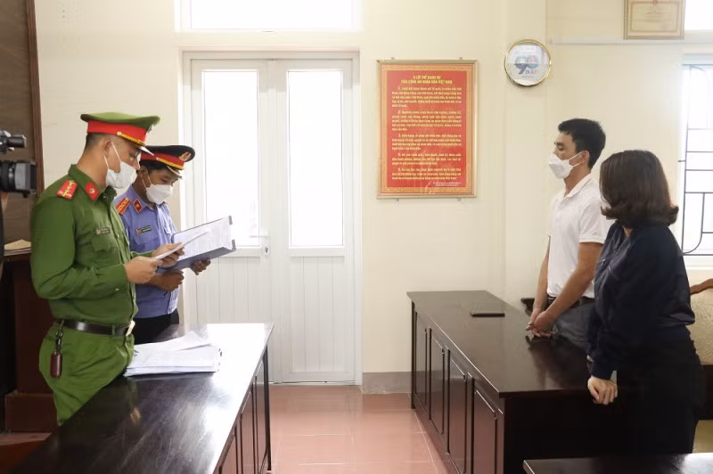 Giám đốc cùng kế toán trưởng "phù phép" hóa đơn để trốn thuế ảnh 1