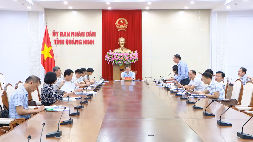 Quang cảnh cuộc họp