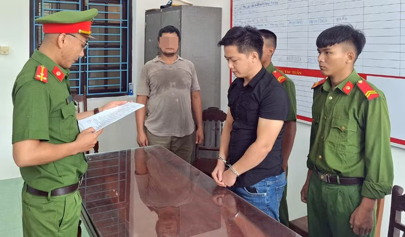 Cơ quan điều tra thi hành lệnh bắt bị can để tạm giam đối với Trần Phi Hậu.