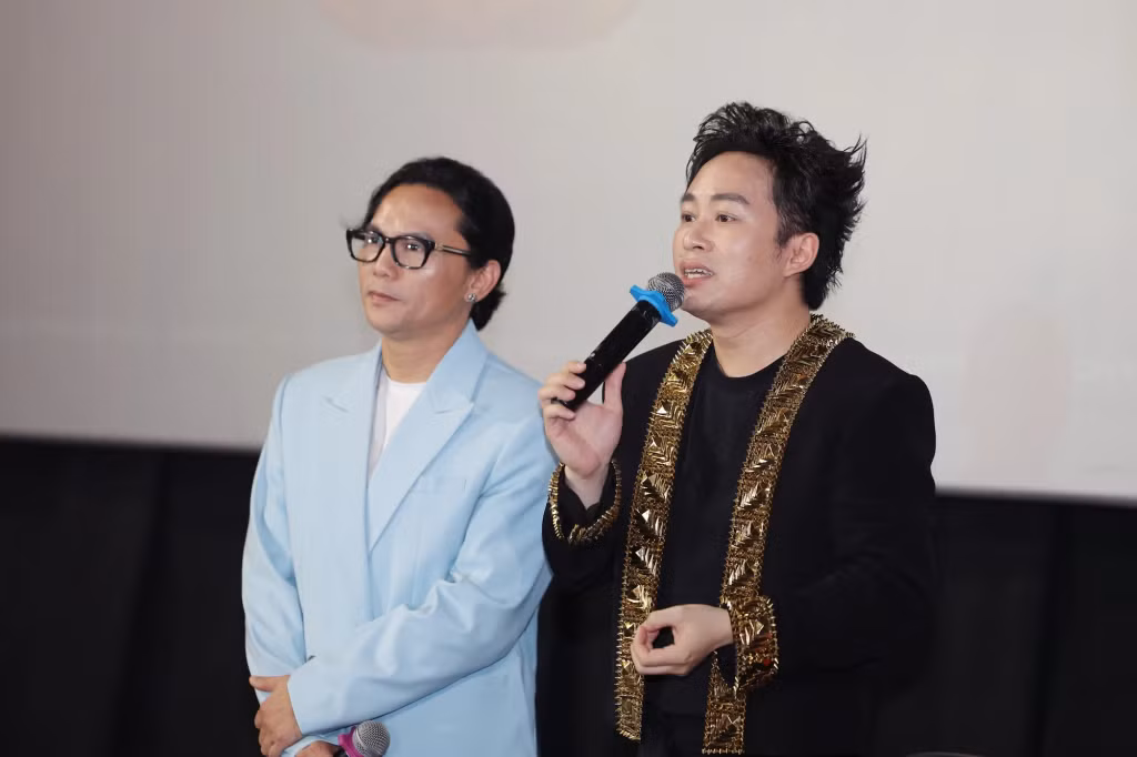 Tùng Dương chia sẻ tại họp báo ra mắt MV&nbsp;Cánh chim phượng hoàng&nbsp;- Ảnh: BTC