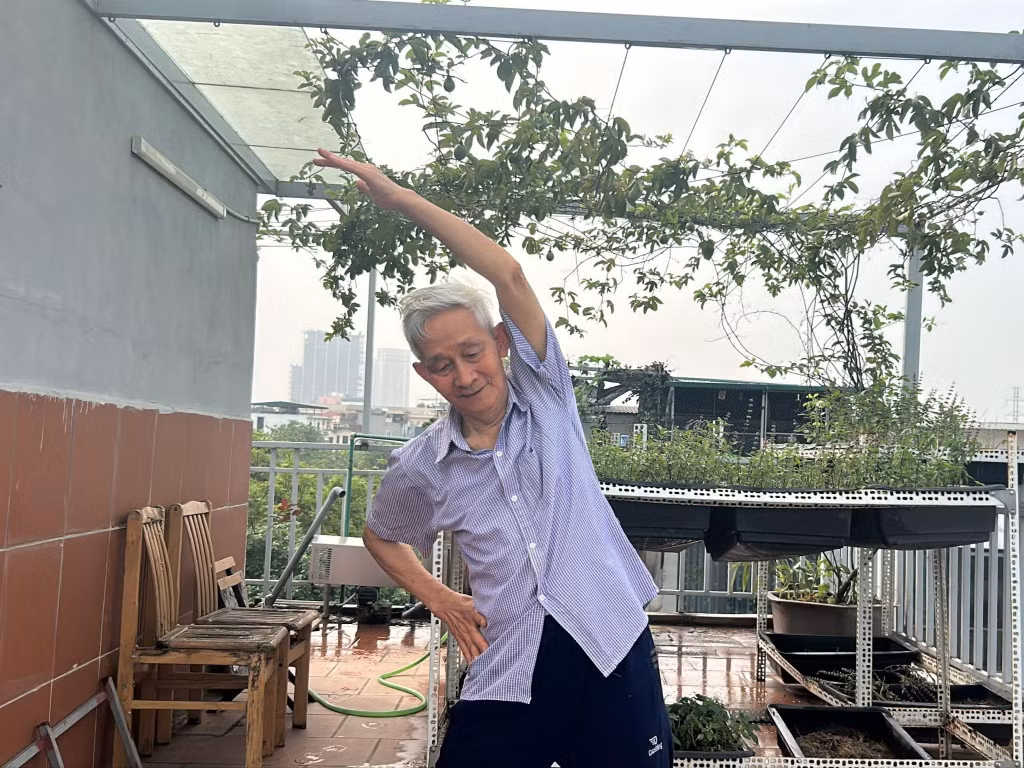 Bên cạnh việc dùng Ích Thận Vương đều đặn, ông Uyên còn vận động thường xuyên và quan tâm đến chế độ ăn uống cho người suy thận.