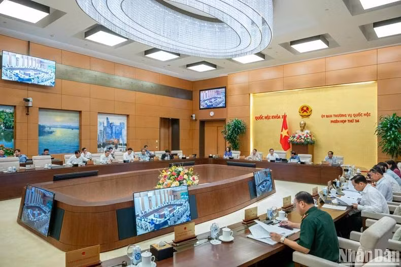 Quang cảnh phiên họp. (Ảnh: DUY LINH)