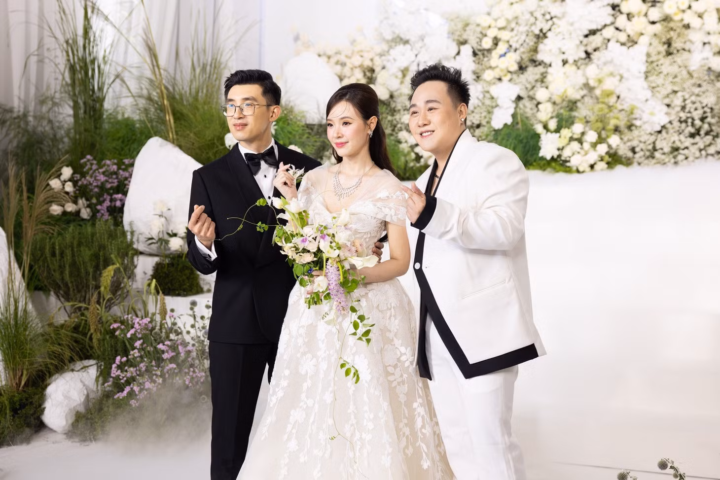 Trung Quân Idol gửi lời chúc phúc Midu và ông xã.