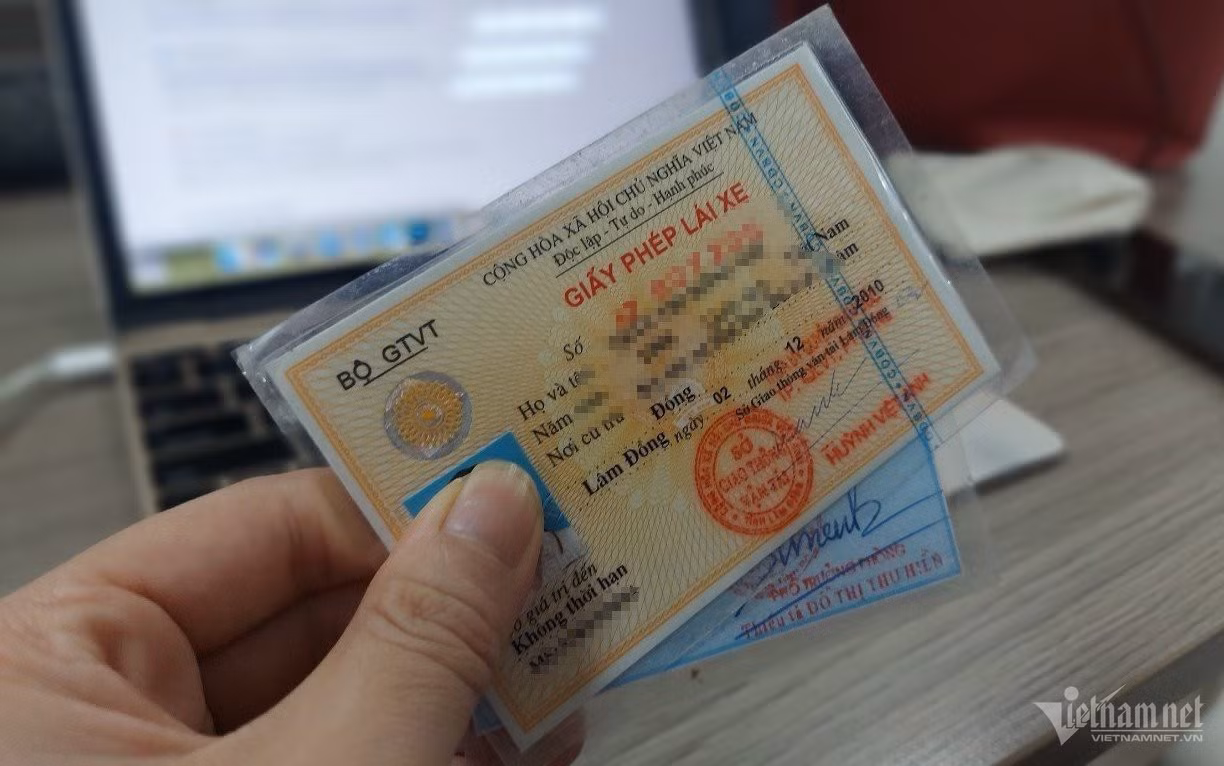 Từ 1/6, sẽ thu bằng lái nếu cơ quan chức năng phát hiện cho người khác mượn sử dụng. Ảnh: N. Huyền