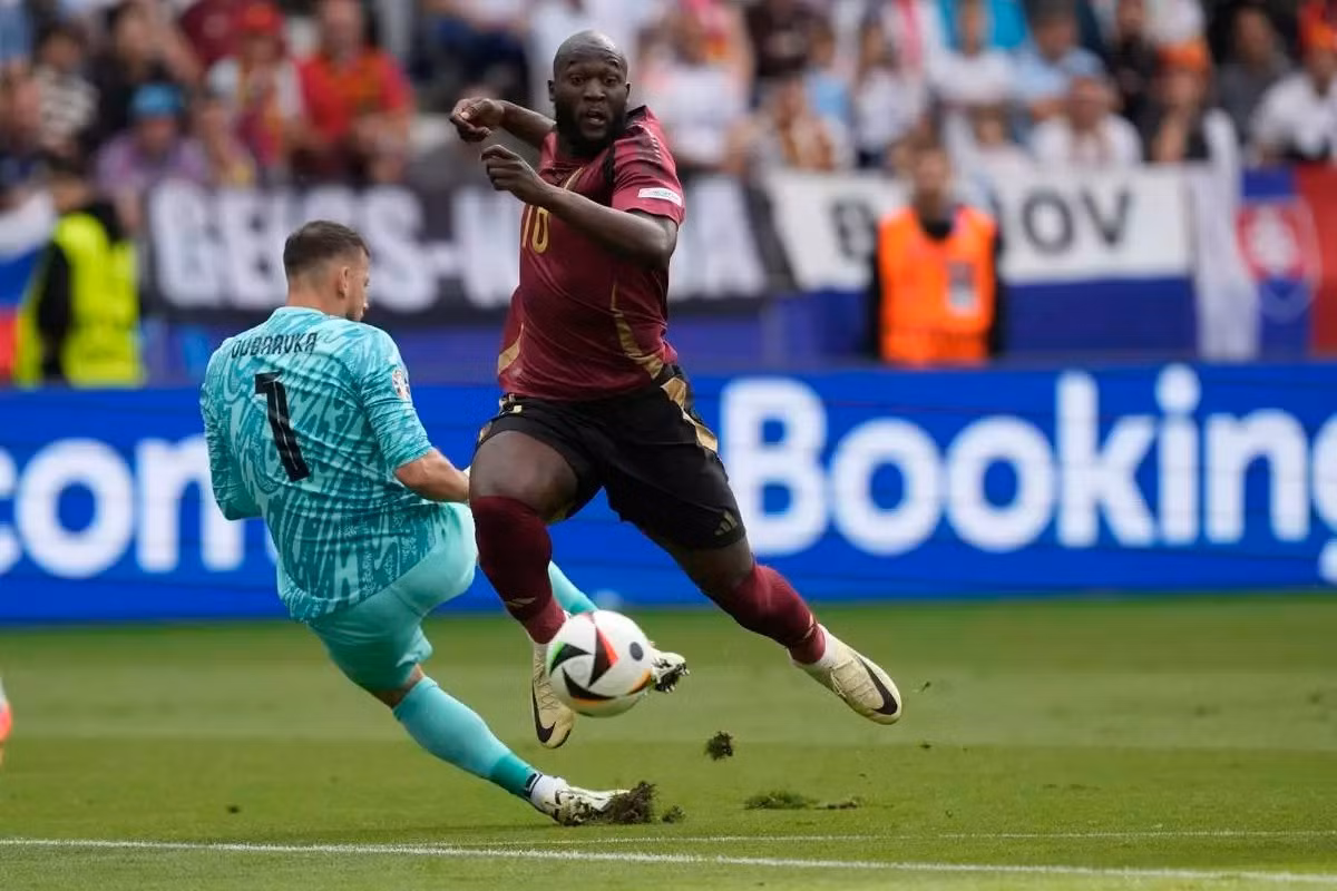Lukaku vô duyên trong ngày ra quân Euro 2024 ảnh 1