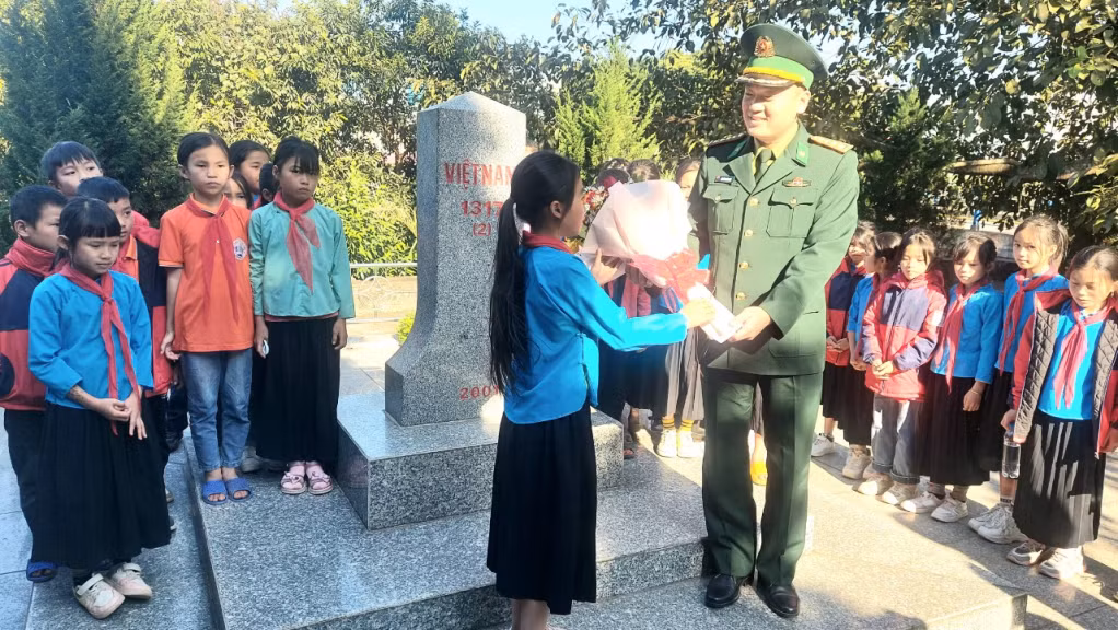 Một 