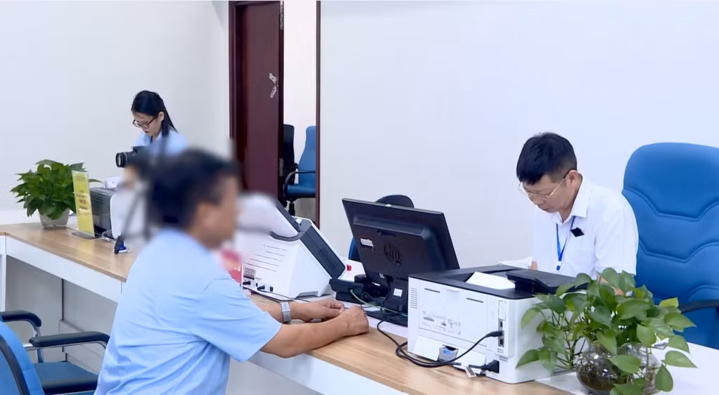 Để GPLX ô tô quá hạn hơn 3 tháng, anh D.V.T cho biết sẽ mất khoảng 1 tuần để ôn tập trước khi tham gia sát hạch nội dung lý thuyết Luật Giao thông đường bộ để được cấp lại GPLX.