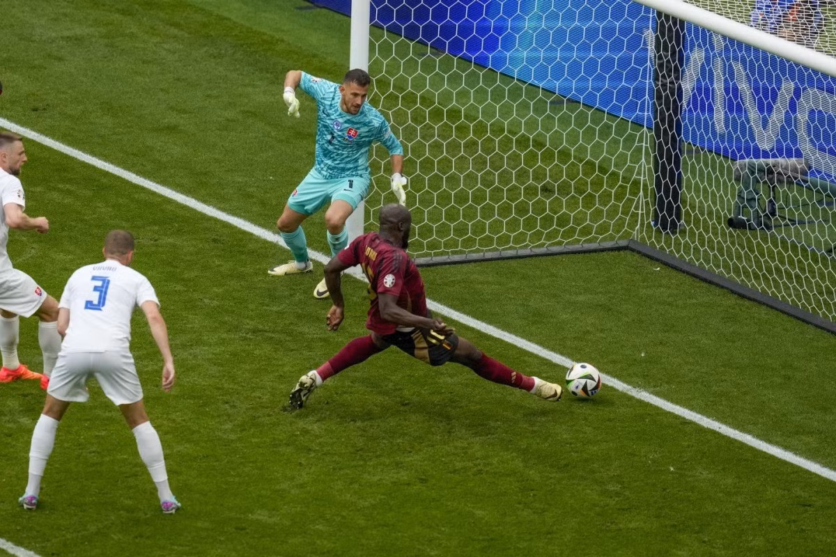 Lukaku vô duyên trong ngày ra quân Euro 2024 ảnh 2