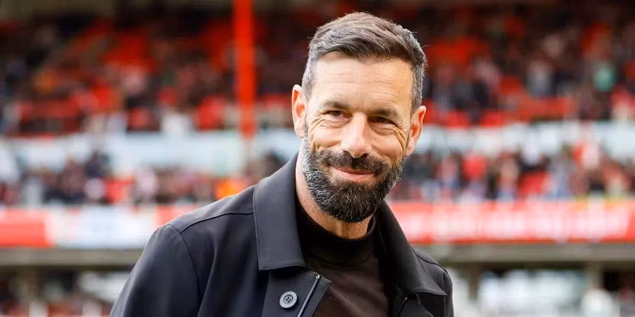 Ruud van Nistelrooy có thể tái ngộ với bóng đá Anh.