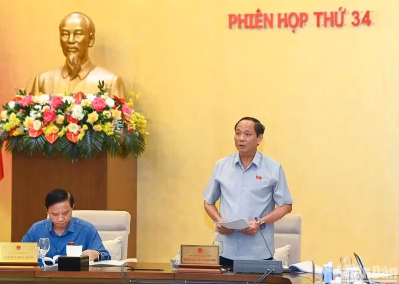 Phó Chủ tịch Quốc hội Trần Quang Phương phát biểu tại phiên họp. (Ảnh: DUY LINH)