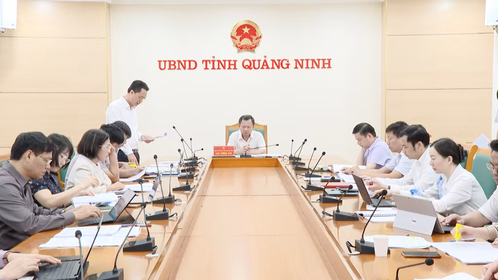 Giám đốc Sở Khoa học & Công nghệ báo cáo tại buổi làm việc