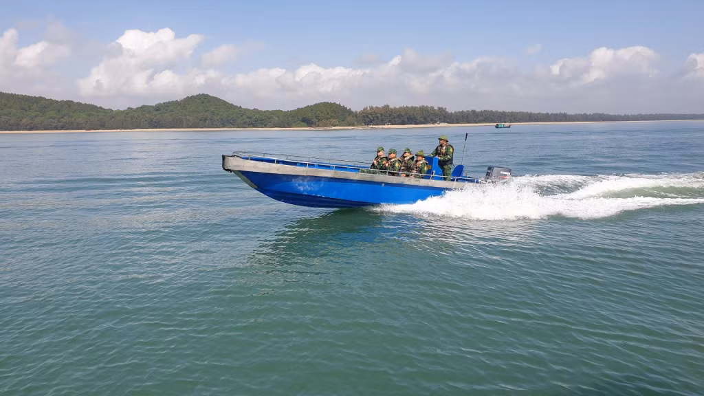 Đồn BP Trà Cổ tuần tra kiểm soát trên biển, đấu tranh phòng chống buôn lậu