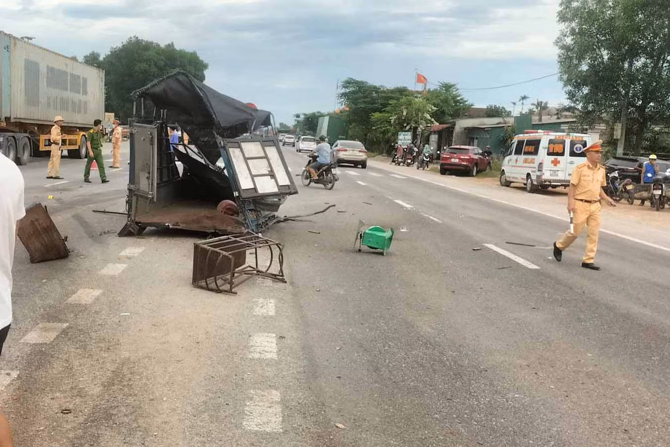 Tai nạn liên hoàn nghiêm trọng, 3 người tử vong tại chỗ ảnh 4